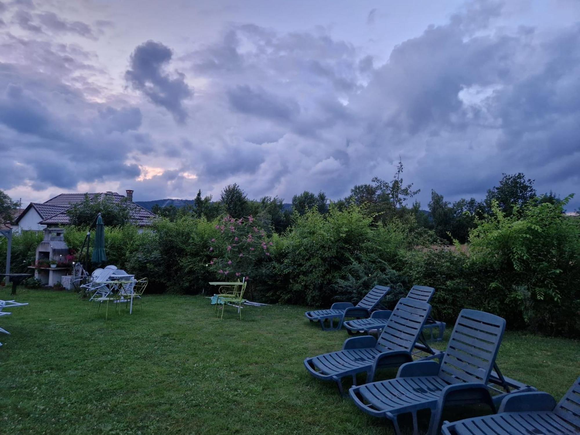 Pensiunea Poezii Alese Valea Drăganului Exteriér fotografie